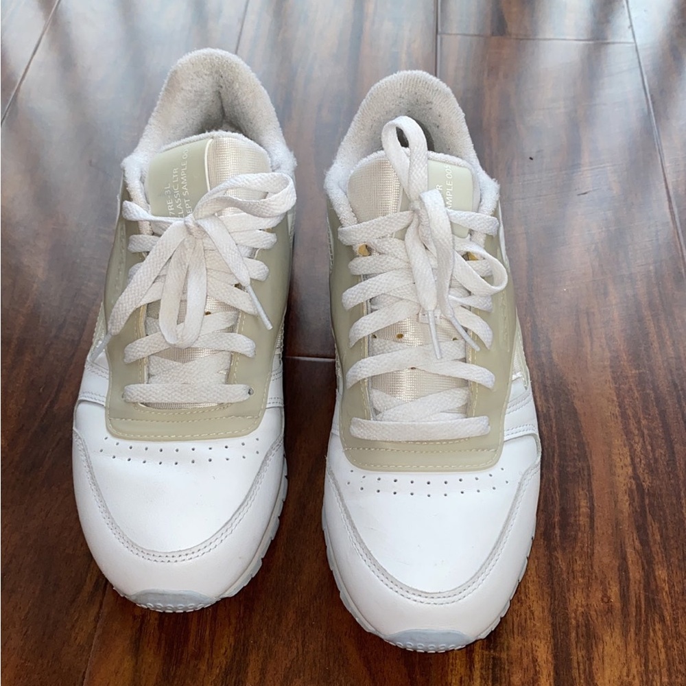 Unique Reebok Classics - Picture 3 of 9